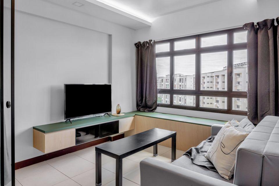 372 Jurong East St 32