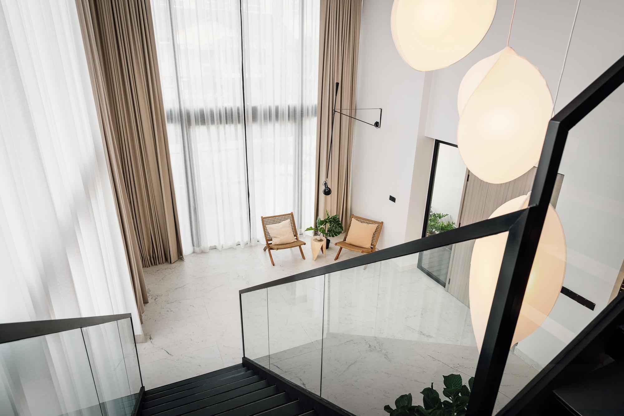 2300925 Livspace 300 1