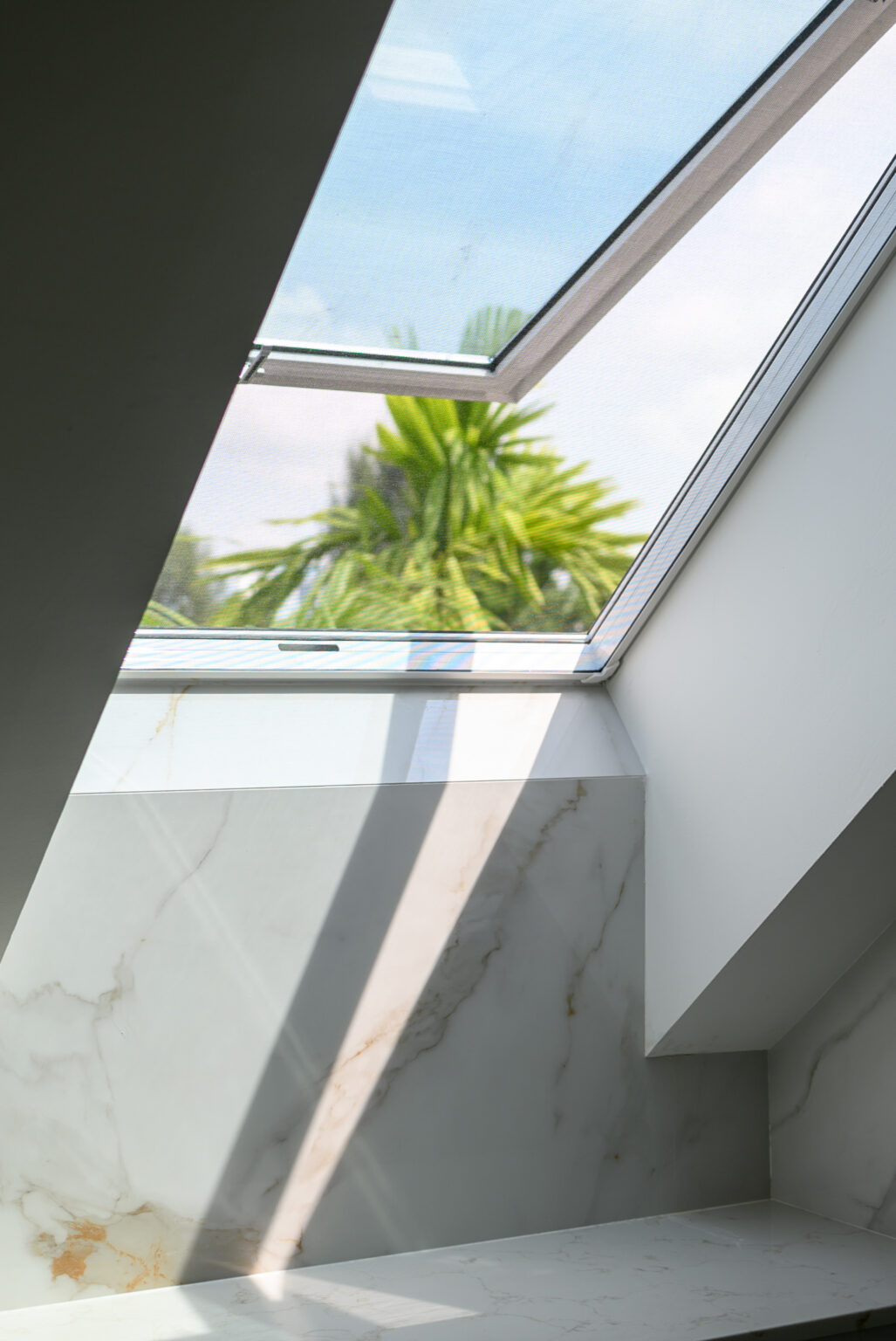 08 Attic Bath 09 1027x1536 1